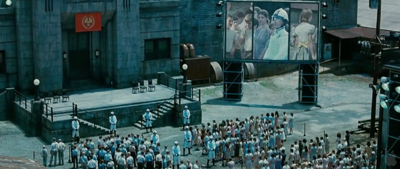 Illustration for article titled Everything You Missed in the Hunger Games Trailer: 40 Awesome Images!